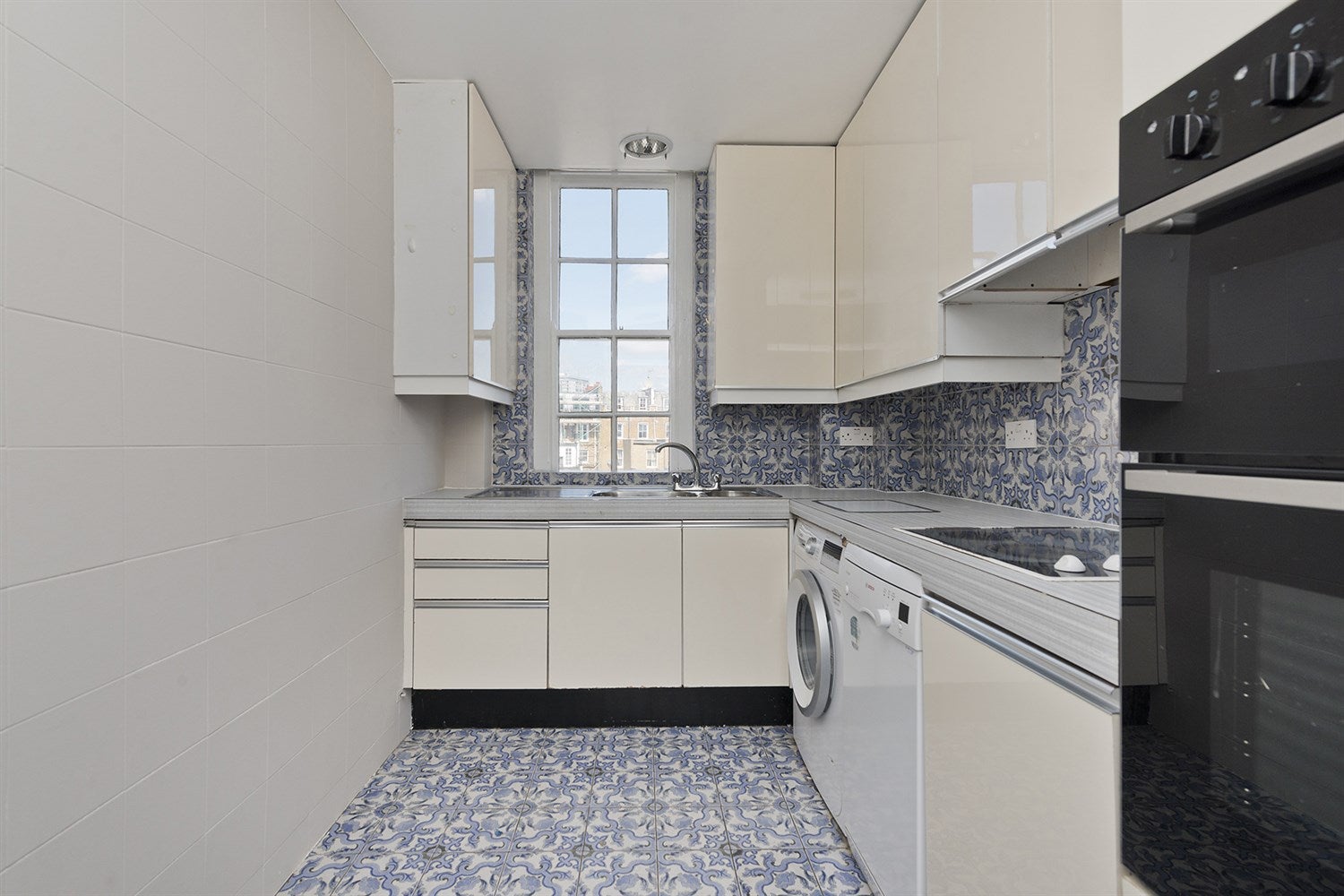 Flat Queensway in City of Westminster