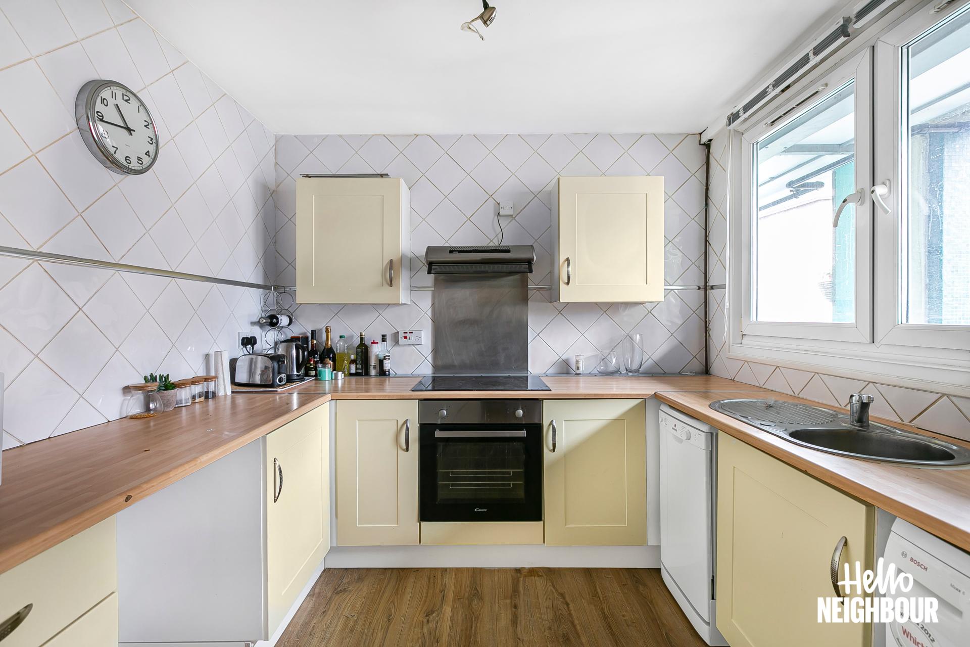 Flat Pardoner Street in Greater London