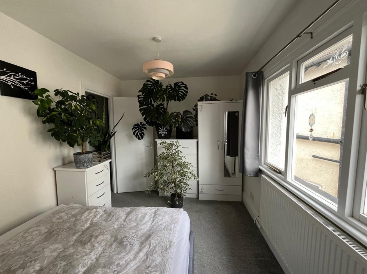 Flat Wentworth Road in Greater London