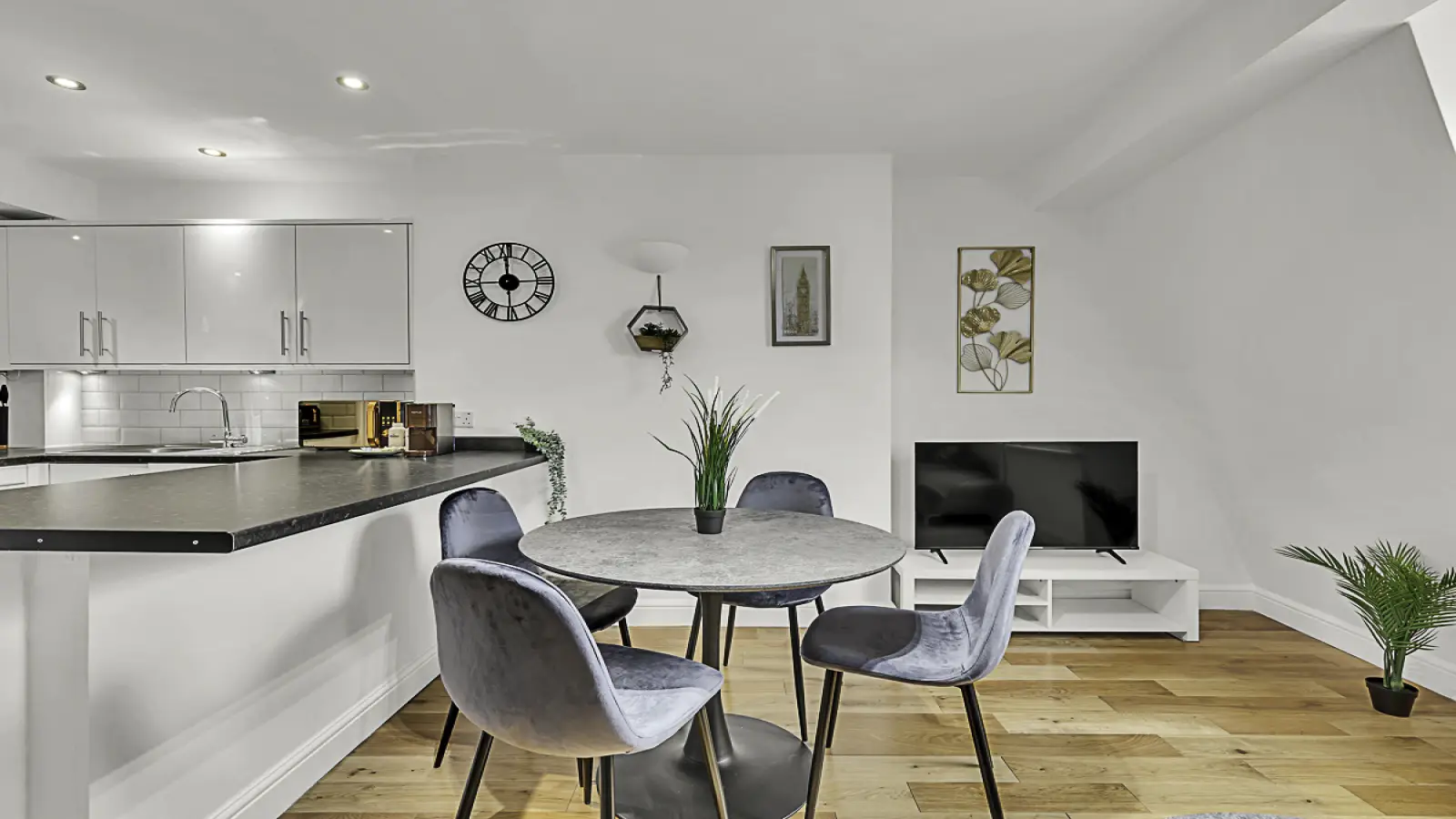 Flat Norfolk Place in City of Westminster