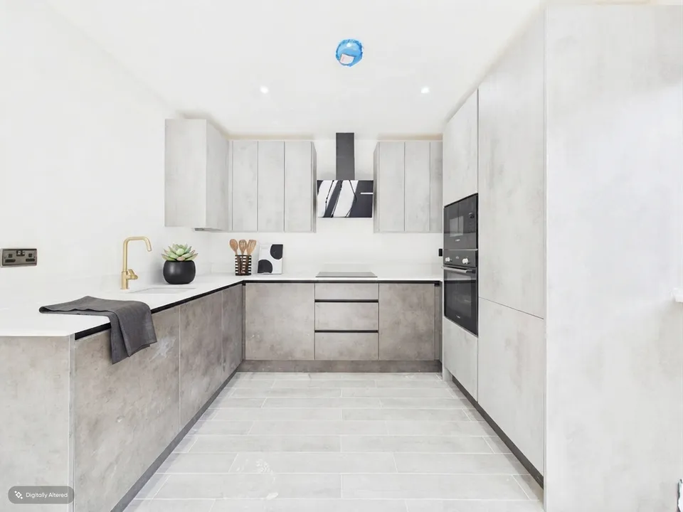 Flat Kingsmead Road in Flackwell Heath