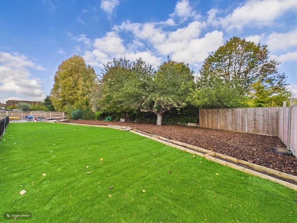 Flat Kingsmead Road in Flackwell Heath