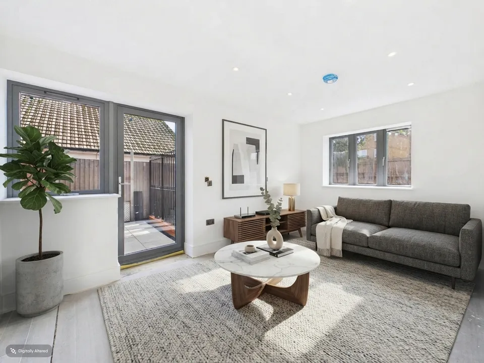 Flat Kingsmead Road in Flackwell Heath