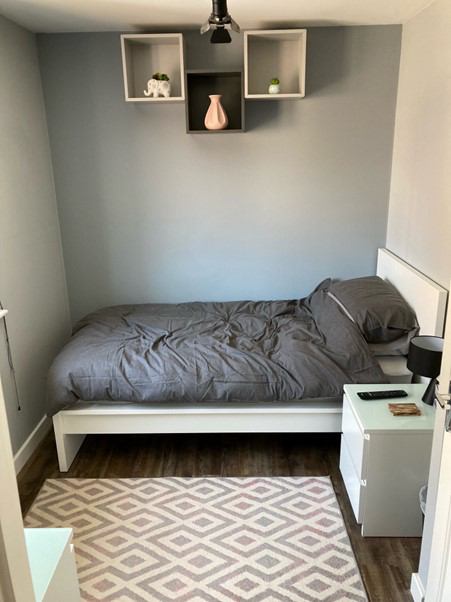 Room Stanier Road in Bristol