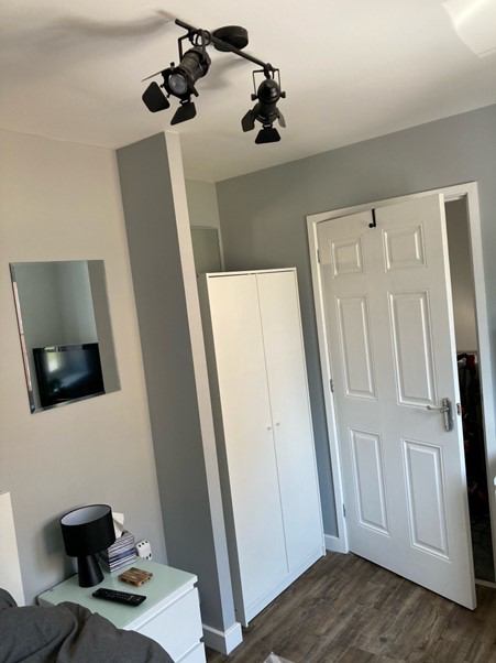 Room Stanier Road in Bristol