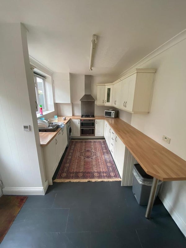 Room Westleigh Avenue in Greater London