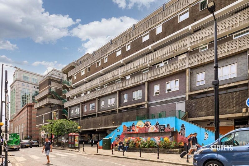 Flat Petticoat Square in City of London