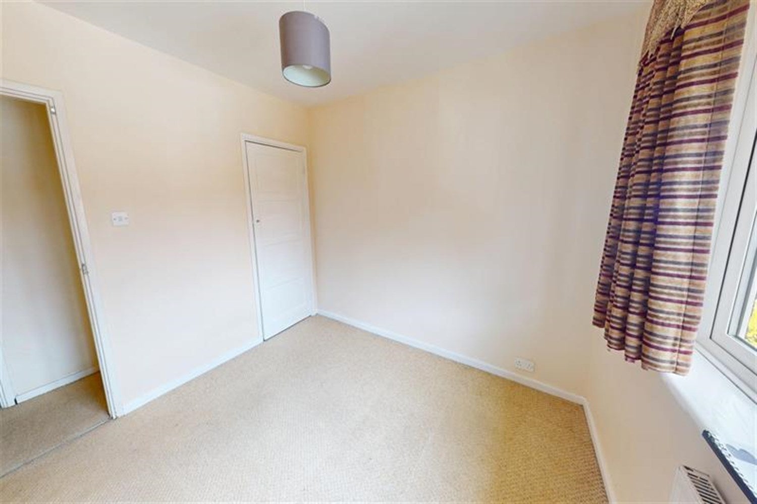 Flat Southwold Drive in Greater London