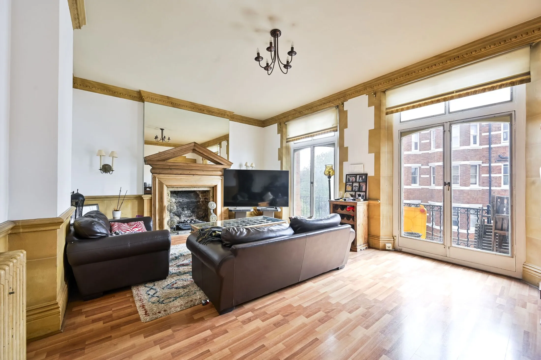 Flat Warwick Road in Greater London