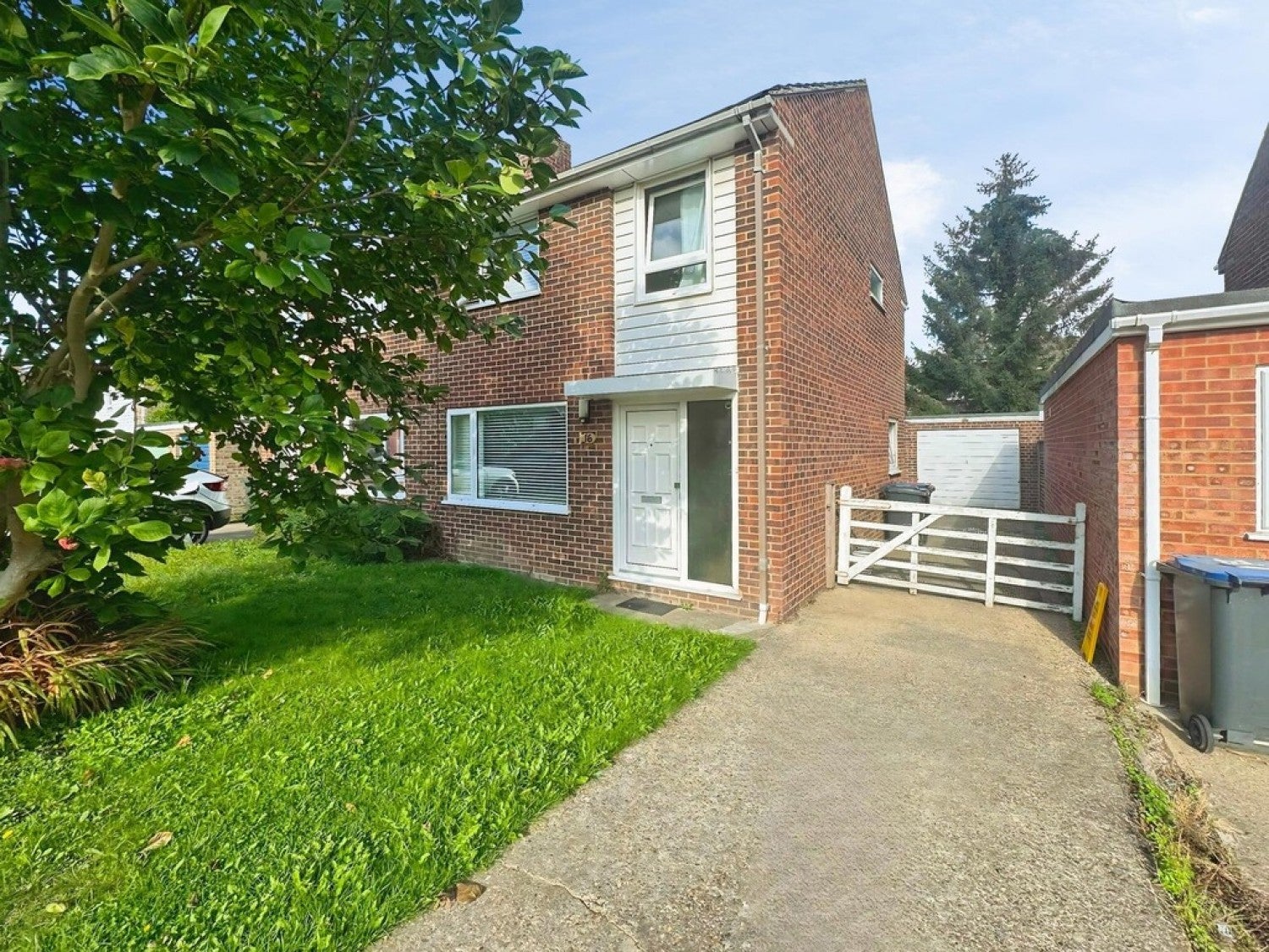 House Brockenhurst Close in Canterbury