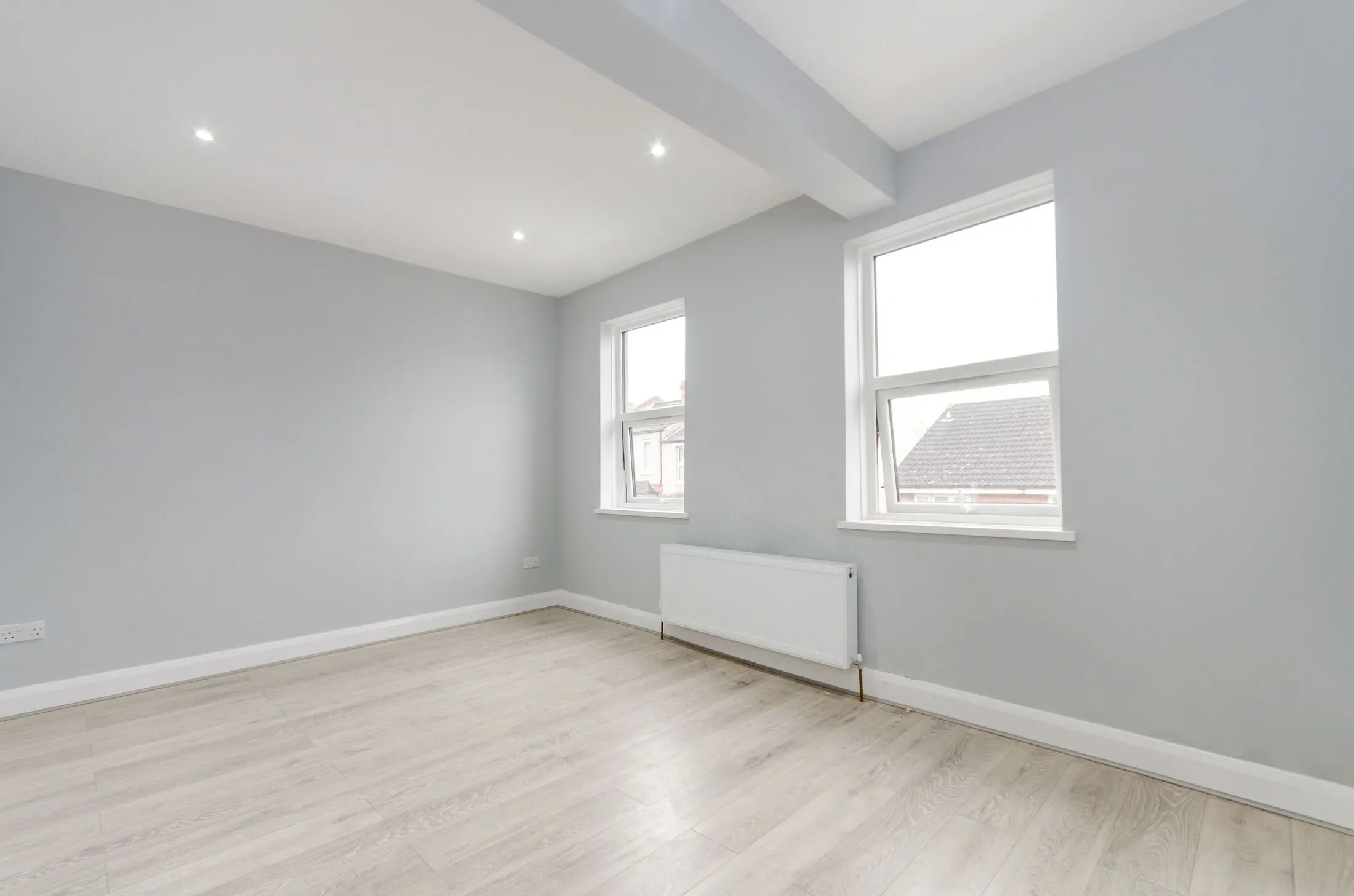 Flat Constance Road in Greater London