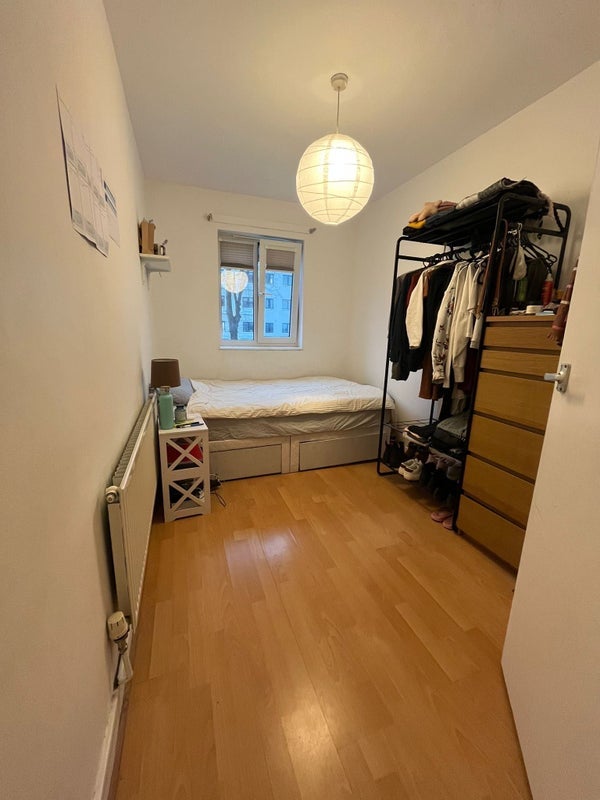 Room Rumsey Road in Greater London