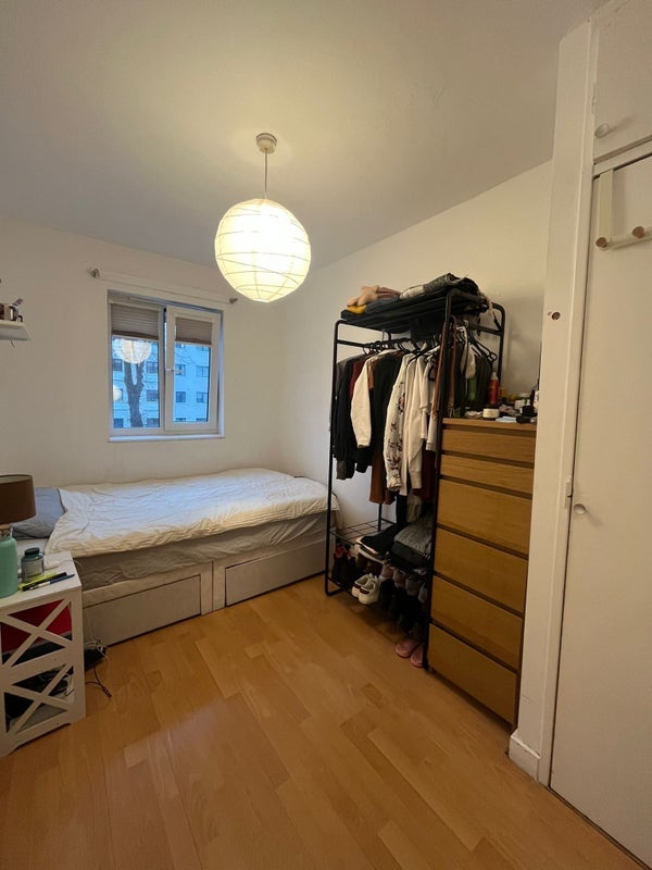 Room Rumsey Road in Greater London