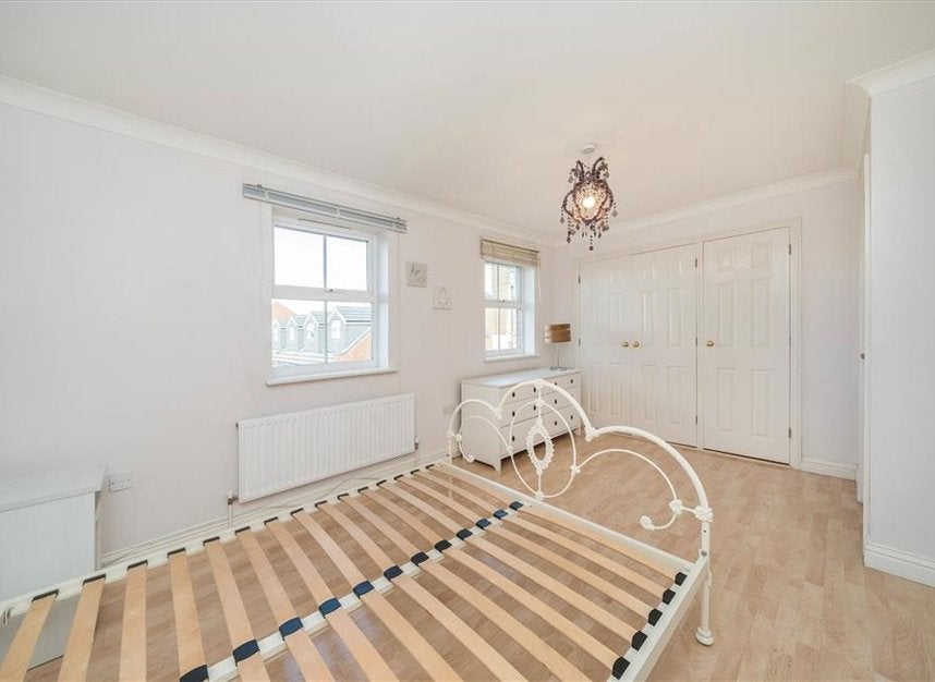 House Barlow Drive in Greater London