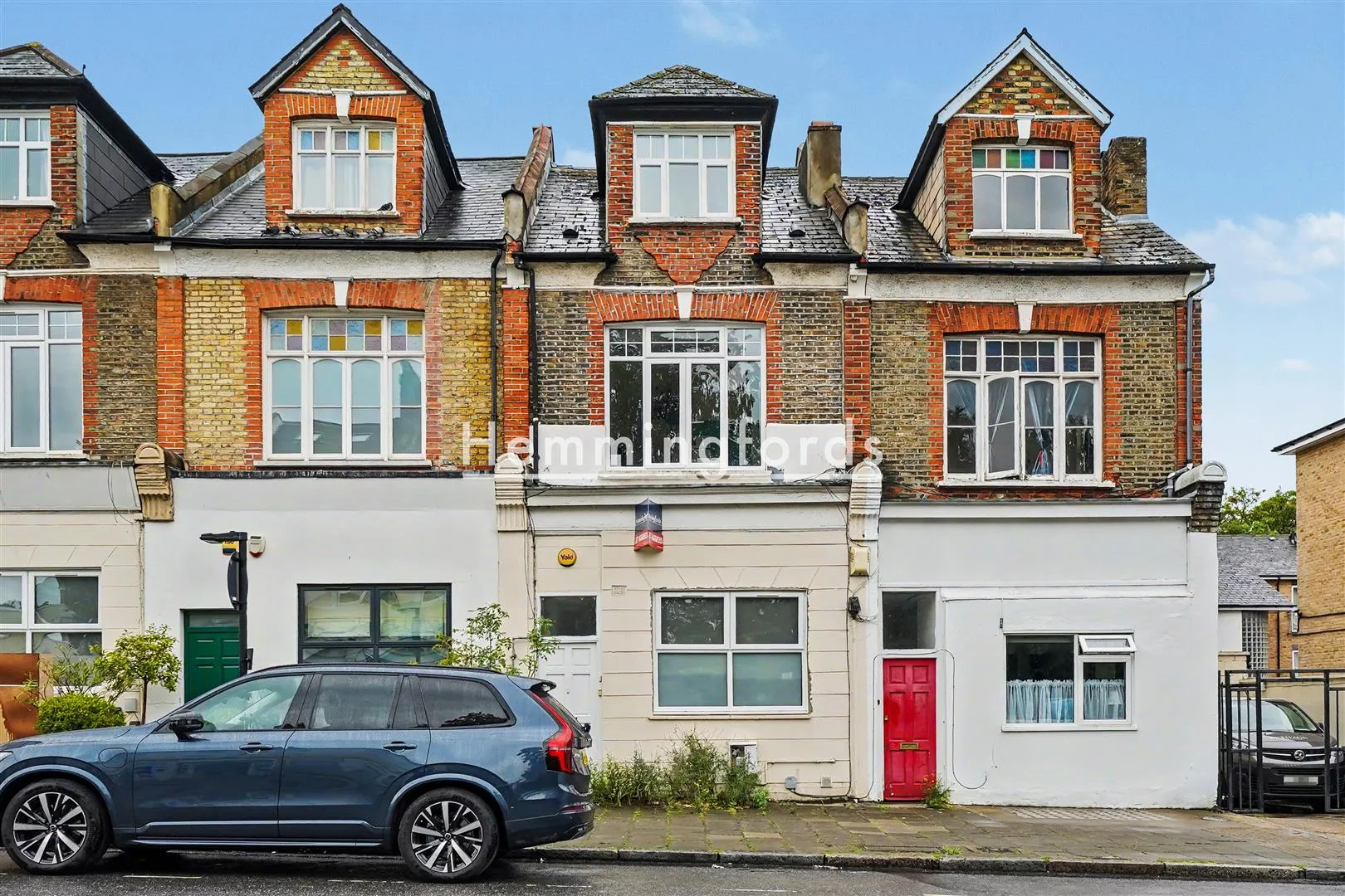 Flat Evering Road in Greater London
