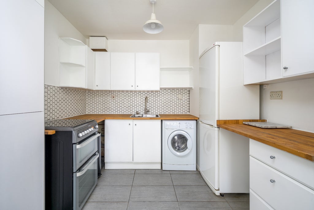 Flat Brecknock Road in Greater London