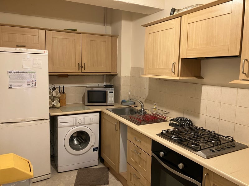 Room Doncaster Road in Barnsley