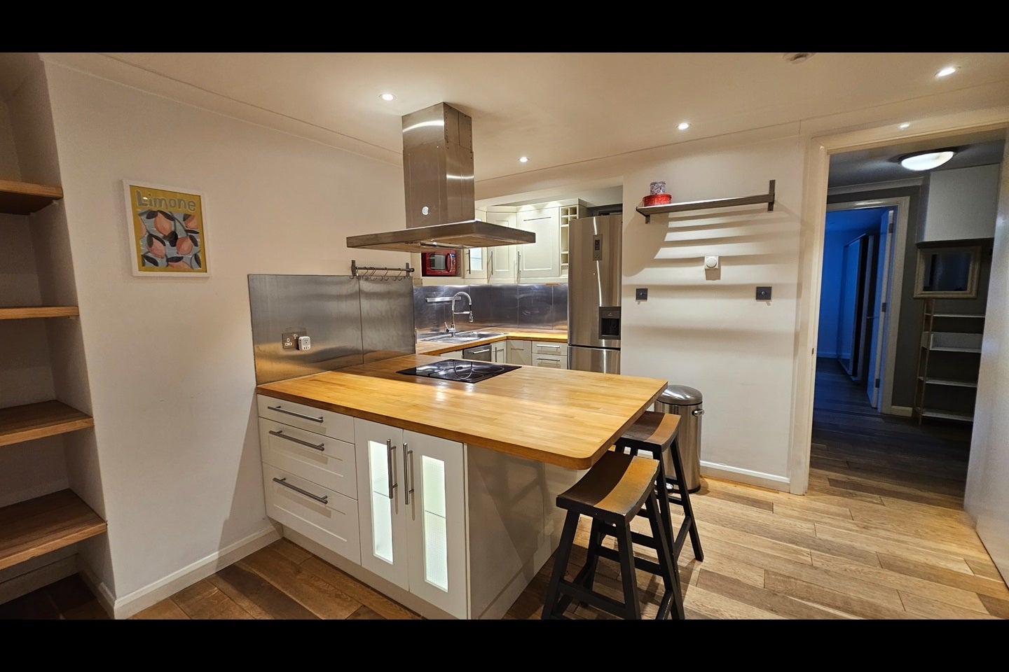 Flat Frognal Lane in Greater London