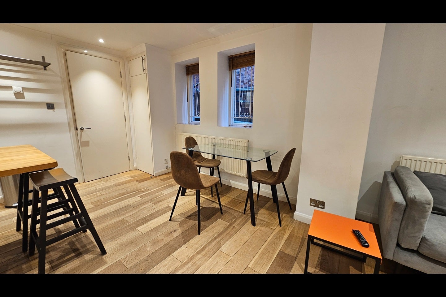 Flat Frognal Lane in Greater London