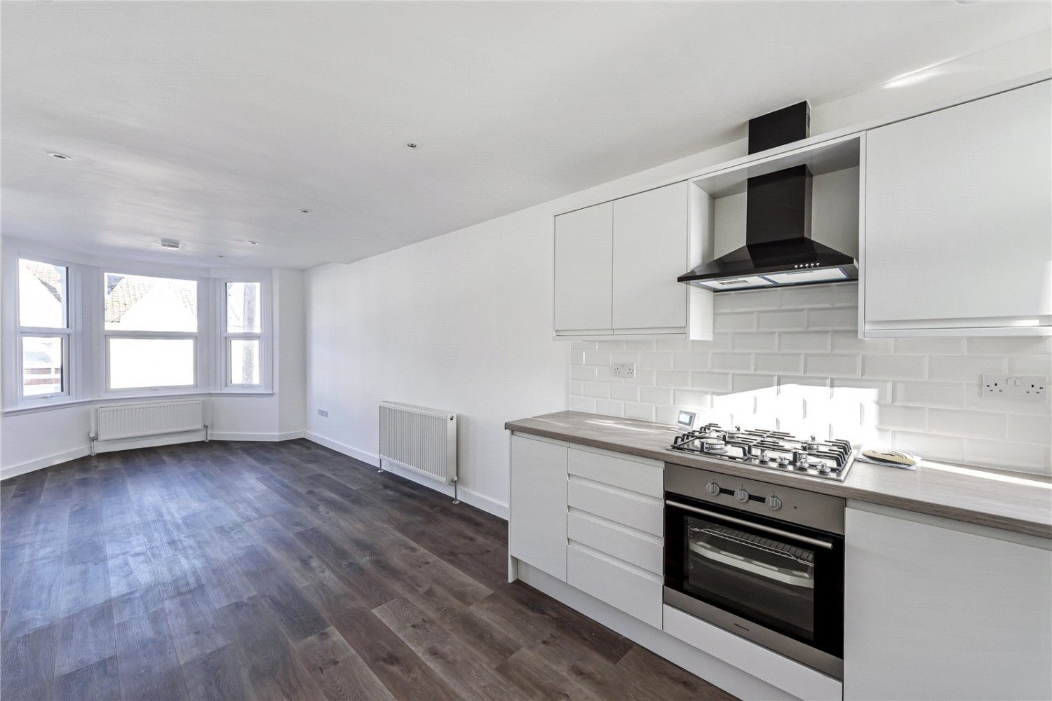 Flat Fortunegate Road in Greater London