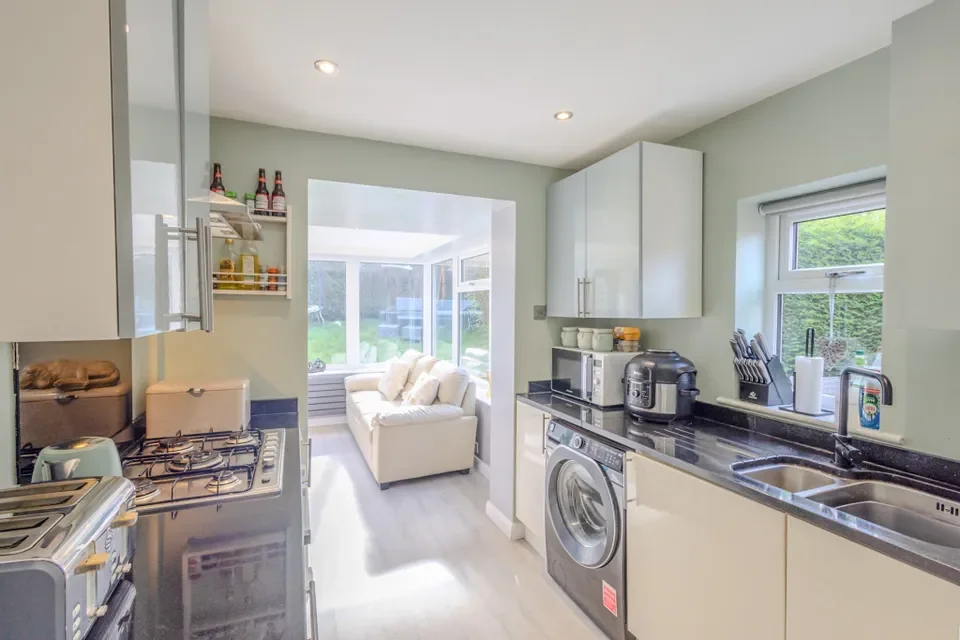House Kingfisher Close in Leeds