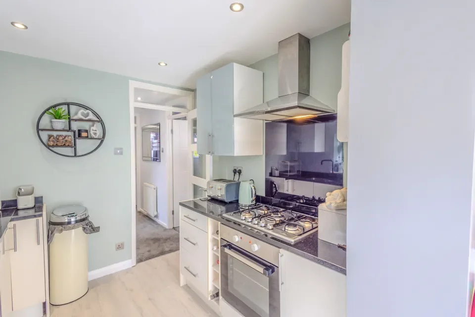 House Kingfisher Close in Leeds