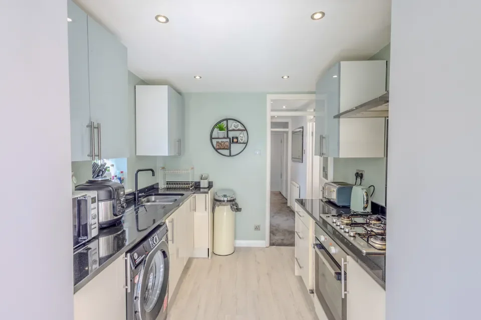 House Kingfisher Close in Leeds