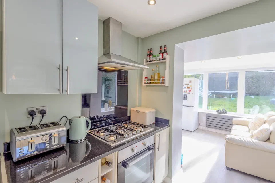 House Kingfisher Close in Leeds