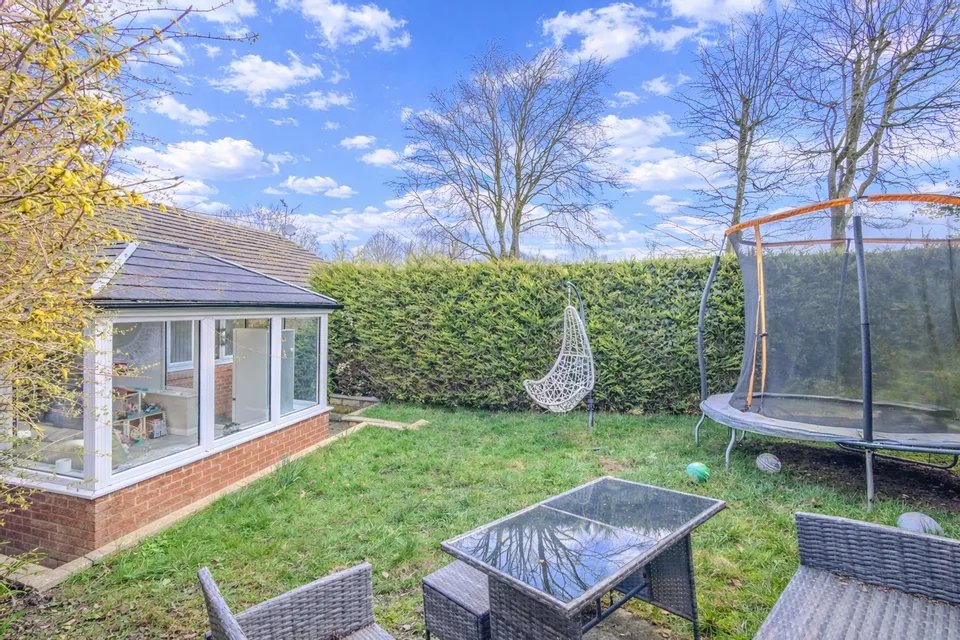 House Kingfisher Close in Leeds