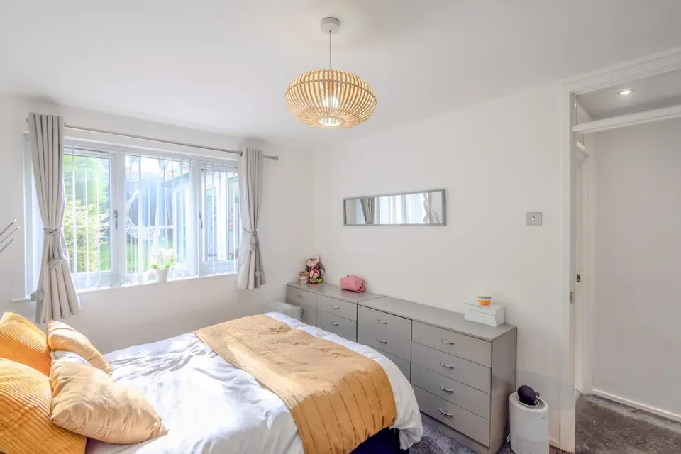 House Kingfisher Close in Leeds