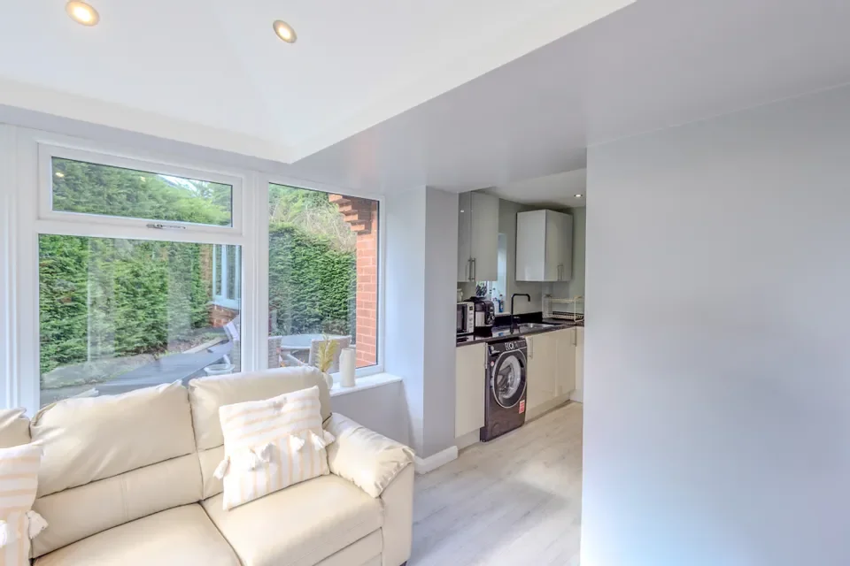 House Kingfisher Close in Leeds