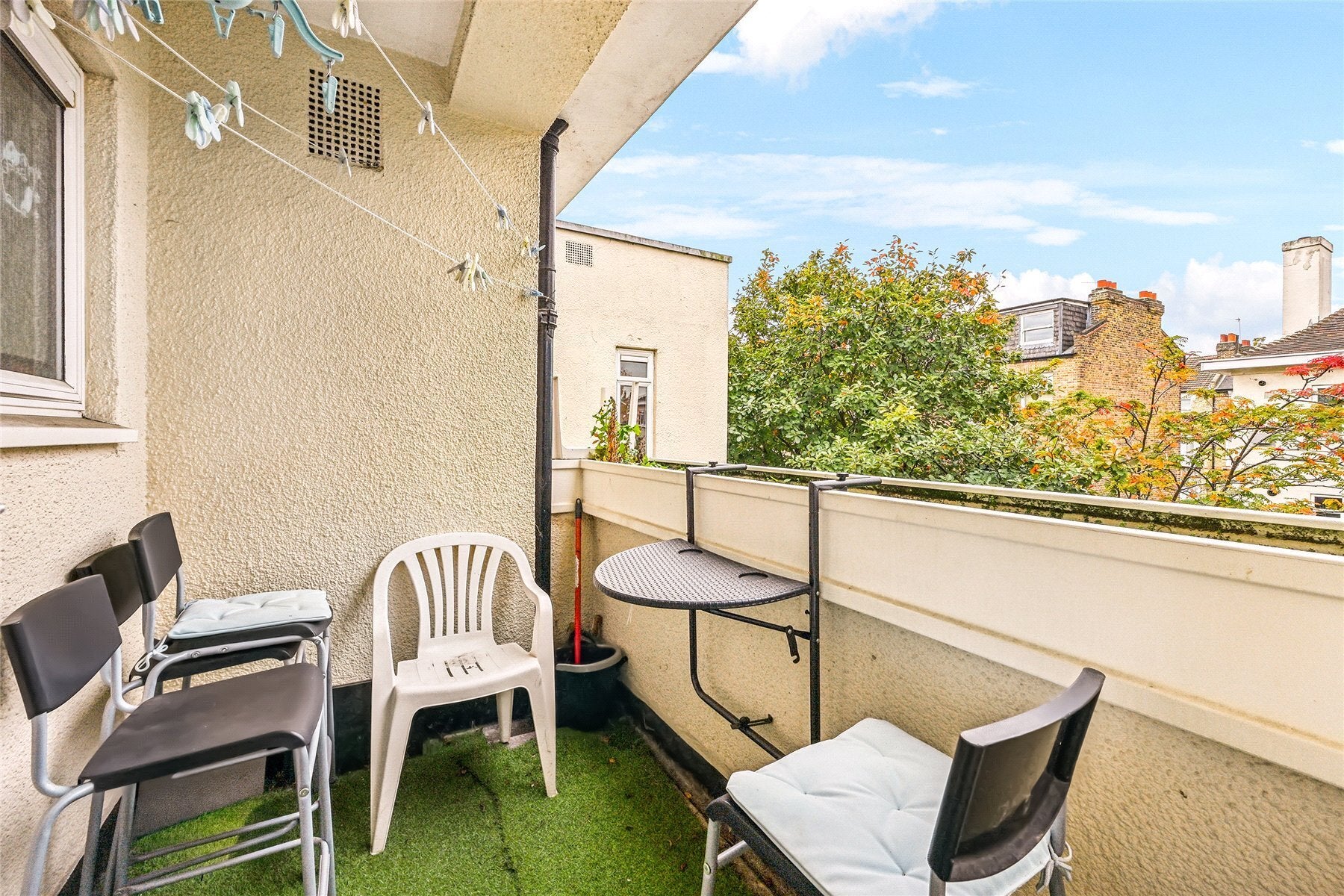 Flat Westville Road in Greater London