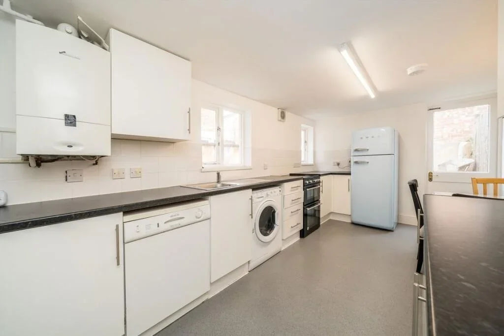 Room Eustace Road in Greater London