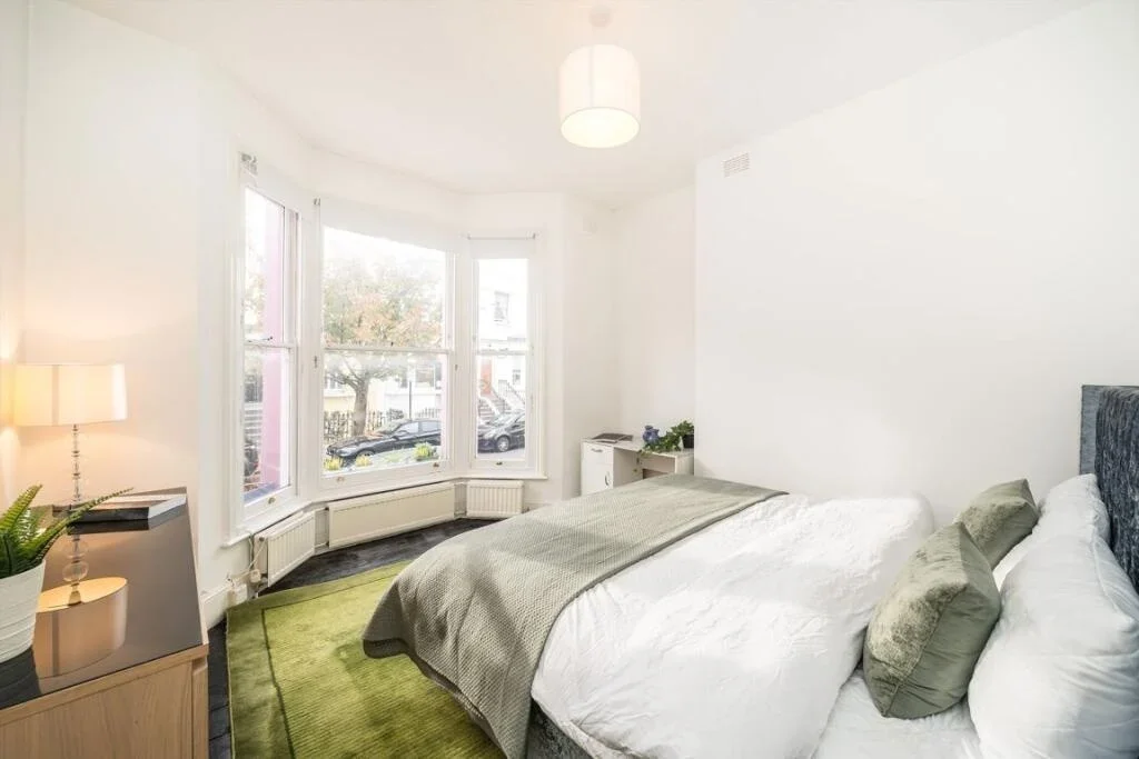 Room Eustace Road in Greater London