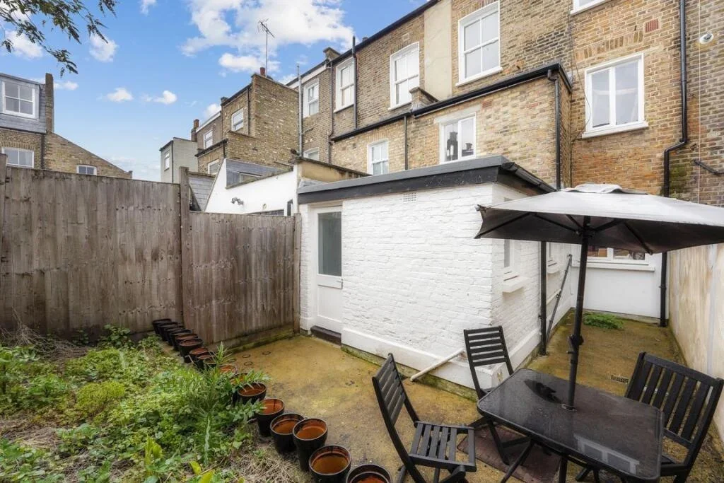 Room Eustace Road in Greater London