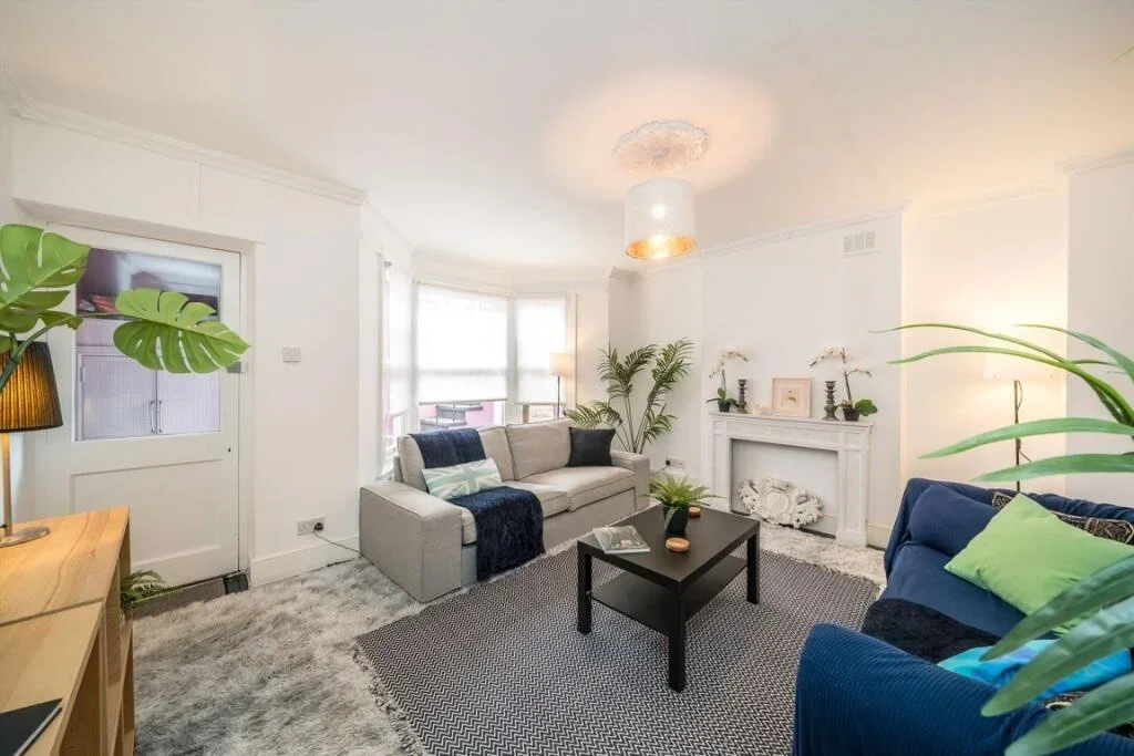 Room Eustace Road in Greater London