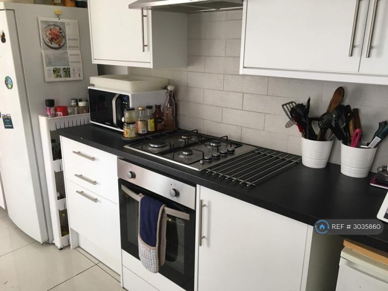 Room Whatman Road in Greater London