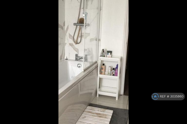Room Whatman Road in Greater London