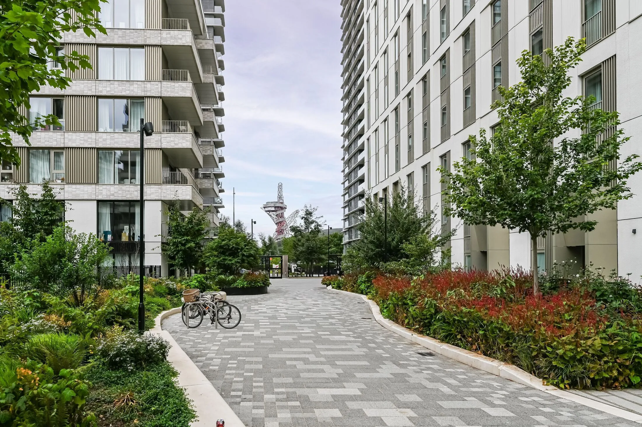 Flat Montfichet Road in Greater London