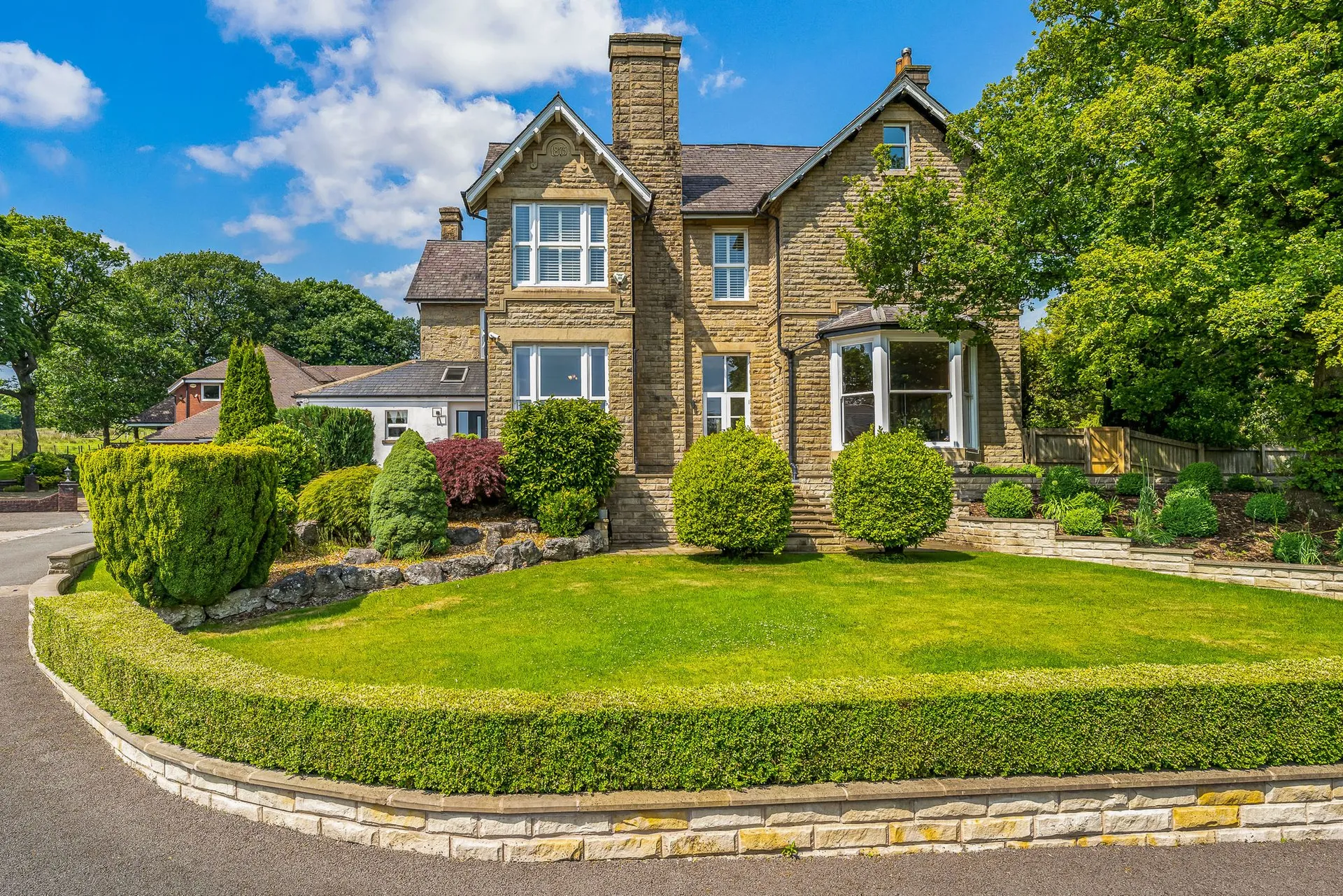 House Lamphey Close in Bolton