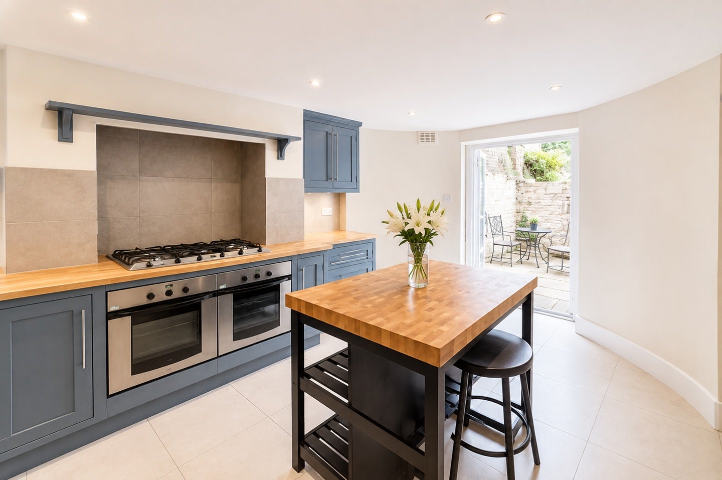 House Cassland Road in Greater London