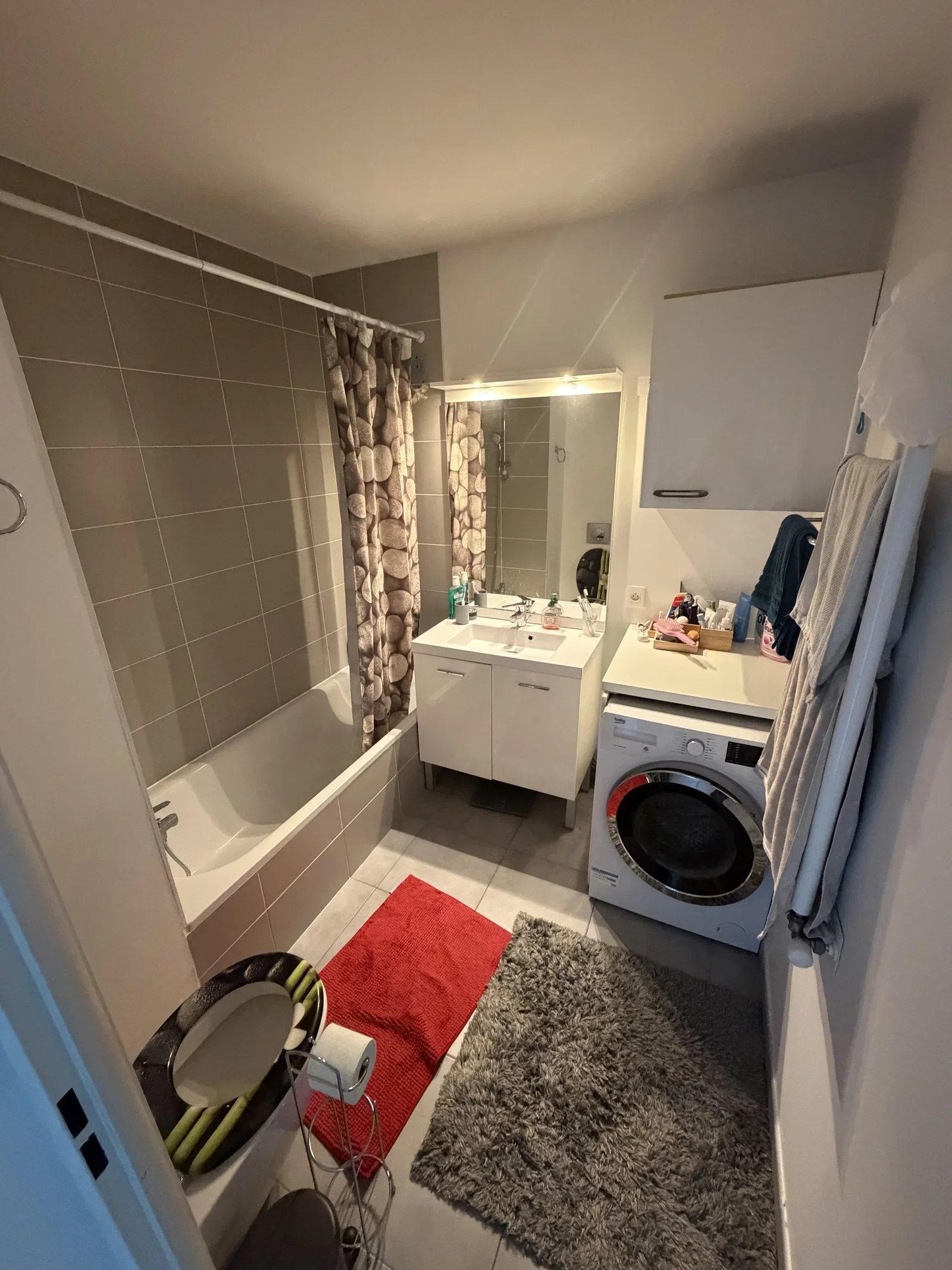 Room Rue Boby Lapointe in Saint-Genis-Pouilly