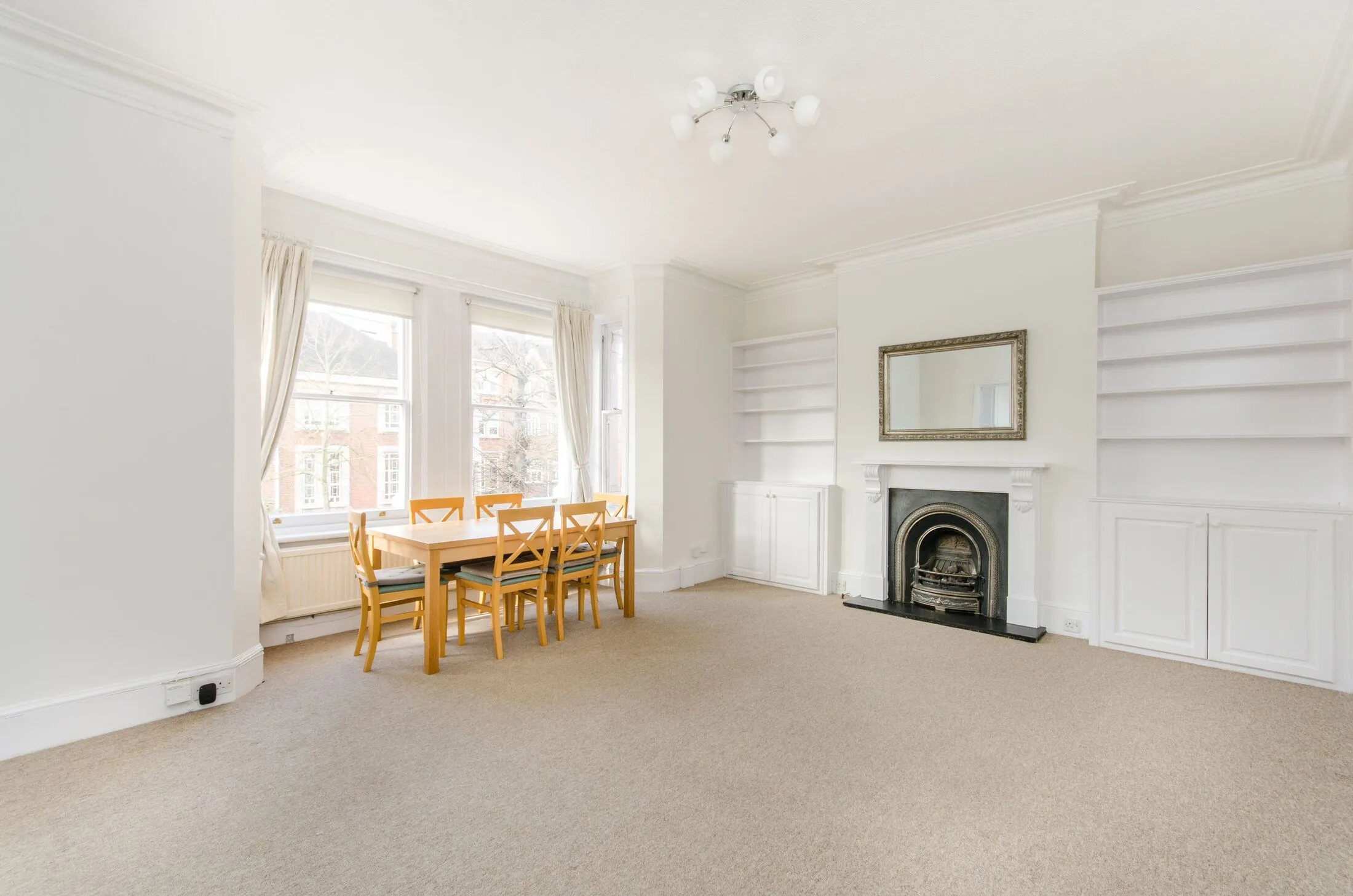 Flat Duke's Avenue in Greater London