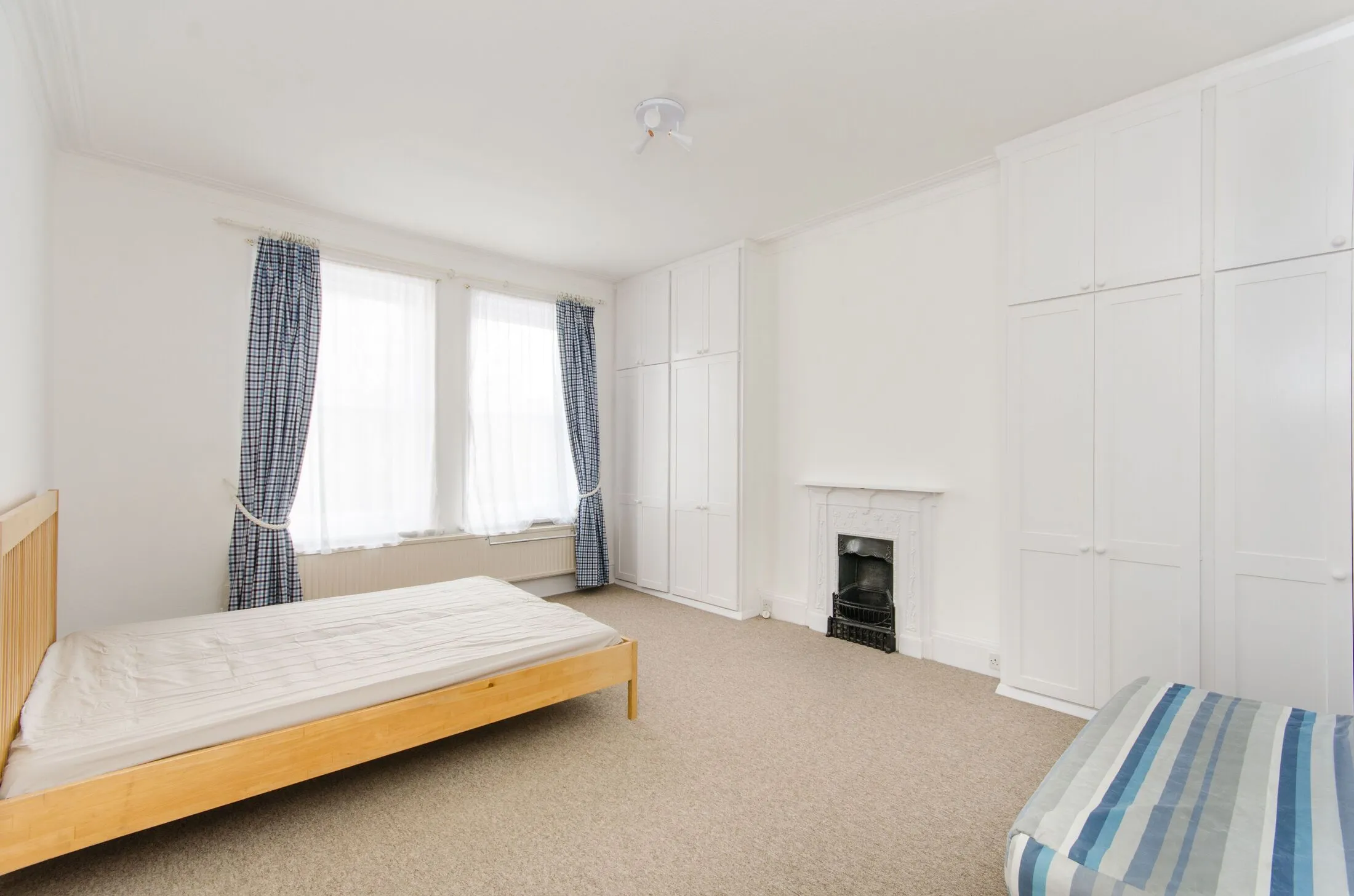 Flat Duke's Avenue in Greater London