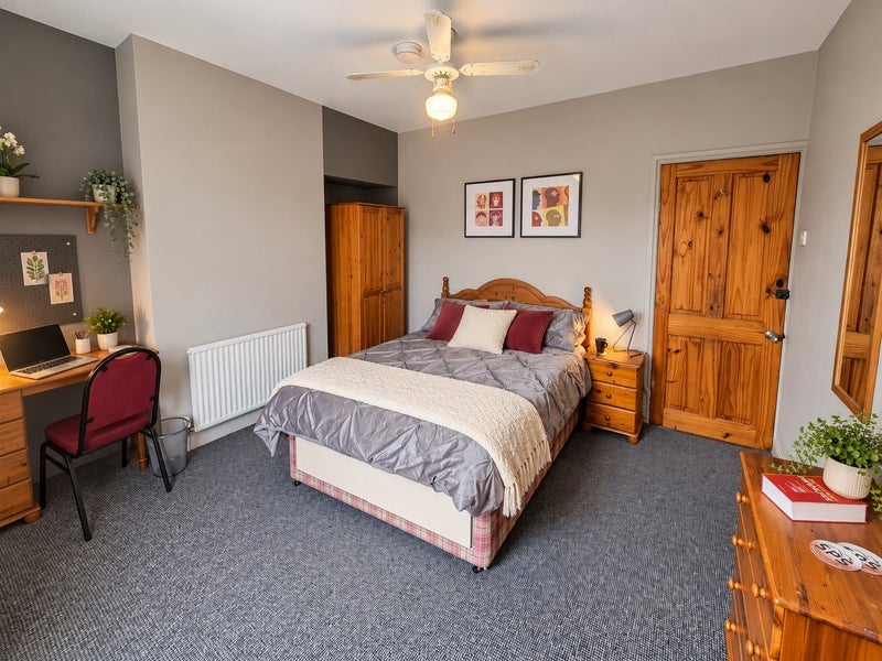 Room Trafford Street in Preston