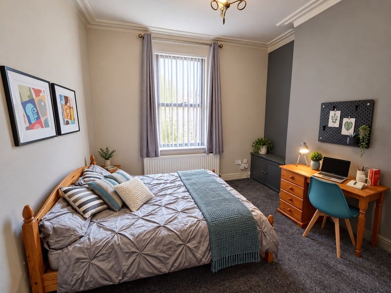 Room Trafford Street in Preston