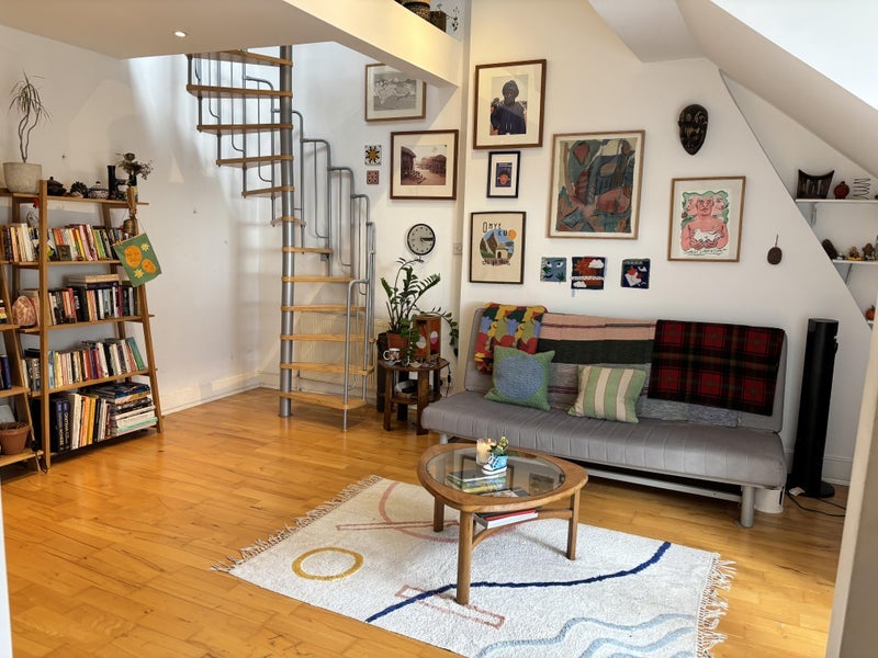 Flat Broadhurst Gardens in Greater London