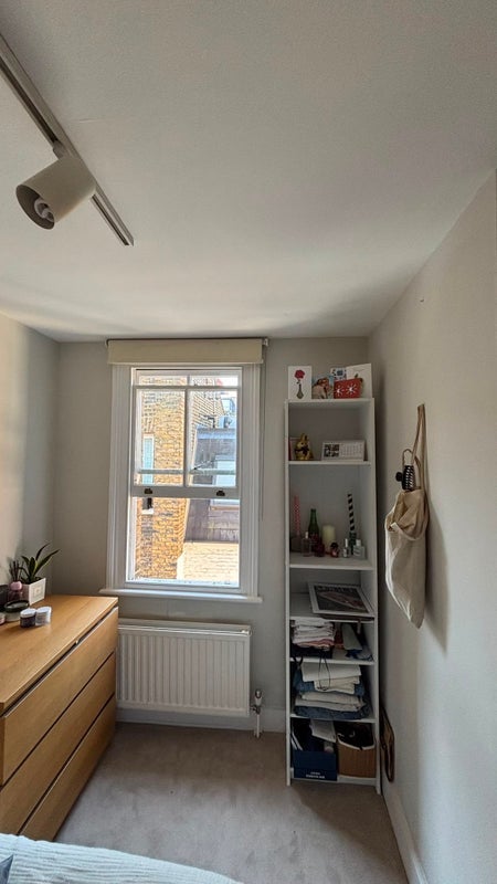 Room Pond Place in Greater London