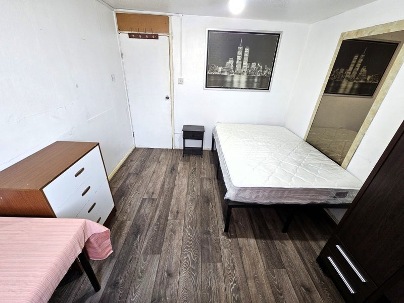 Flat Ida Road in Greater London