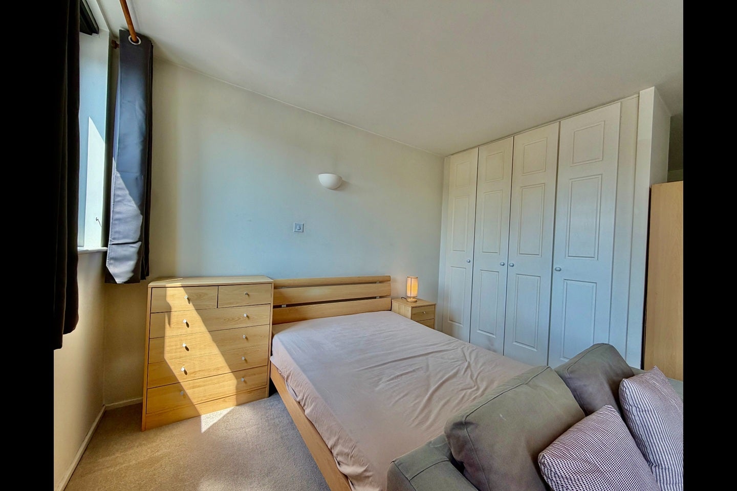 Flat Point W Access Road in Greater London